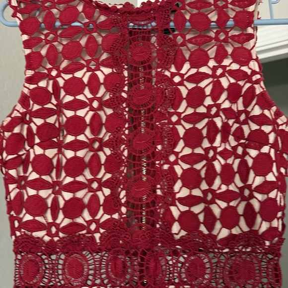 Aqua Elegant Red Lace Dress - Picture 2 of 3